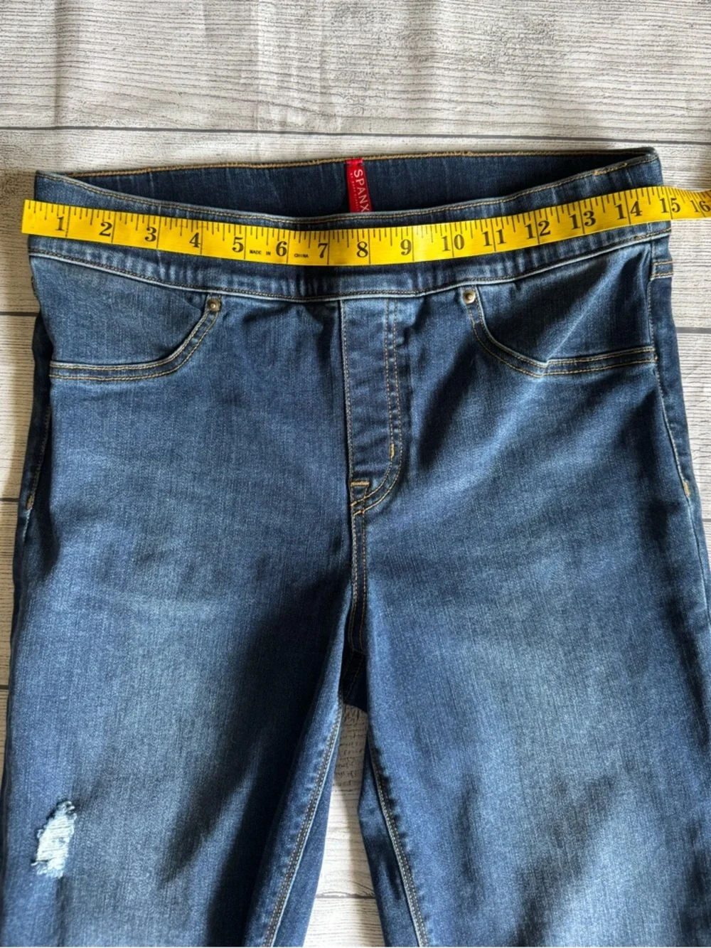 SPANX Distressed Skinny Jeans Dark Wash Raw Hem Pull-On Jeggings Size M - Picture 11 of 12
